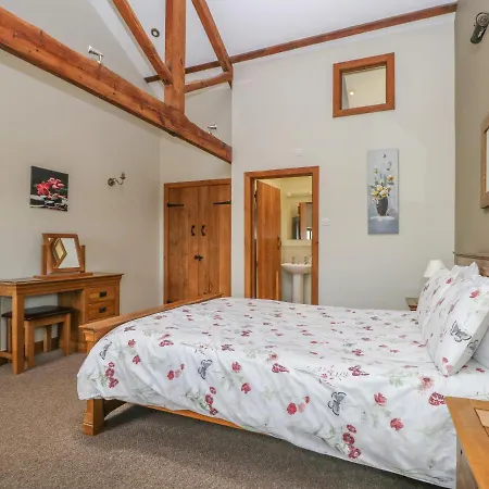 Sally's Barn * Grantley